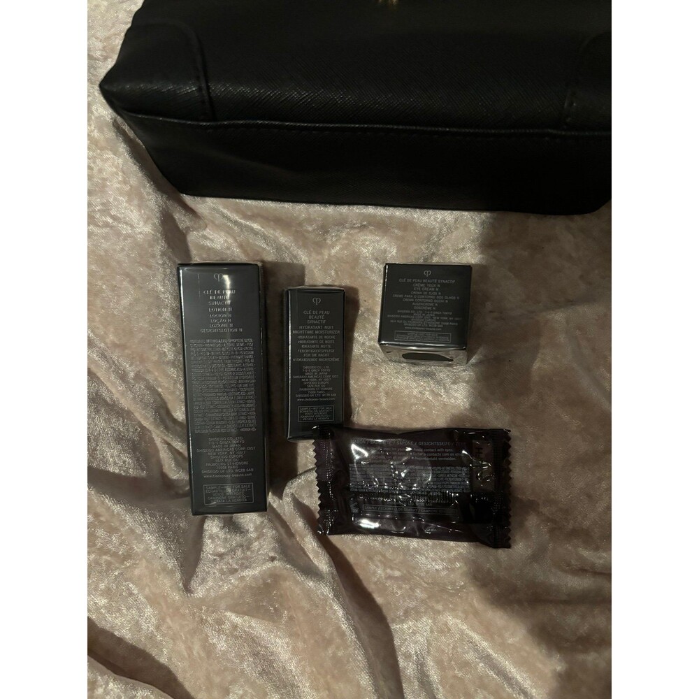 Cle de peau set of 4 plus bag - Picture 5 of 6
